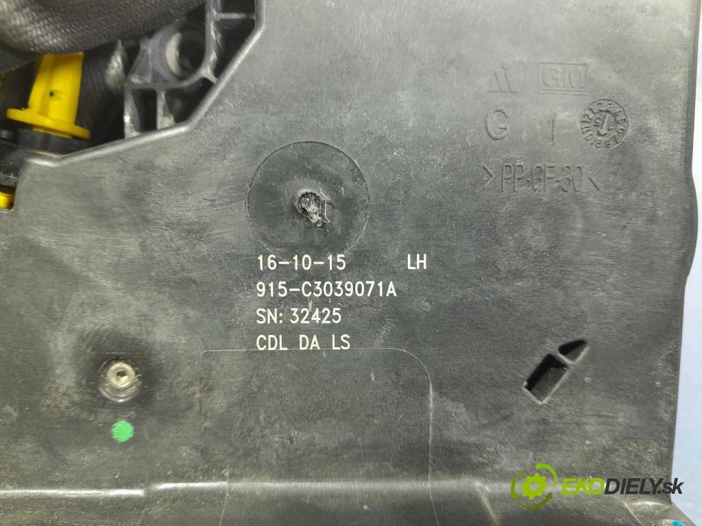 Opel Astra 2015 zámek dveře před Levý: 915-C3039071A