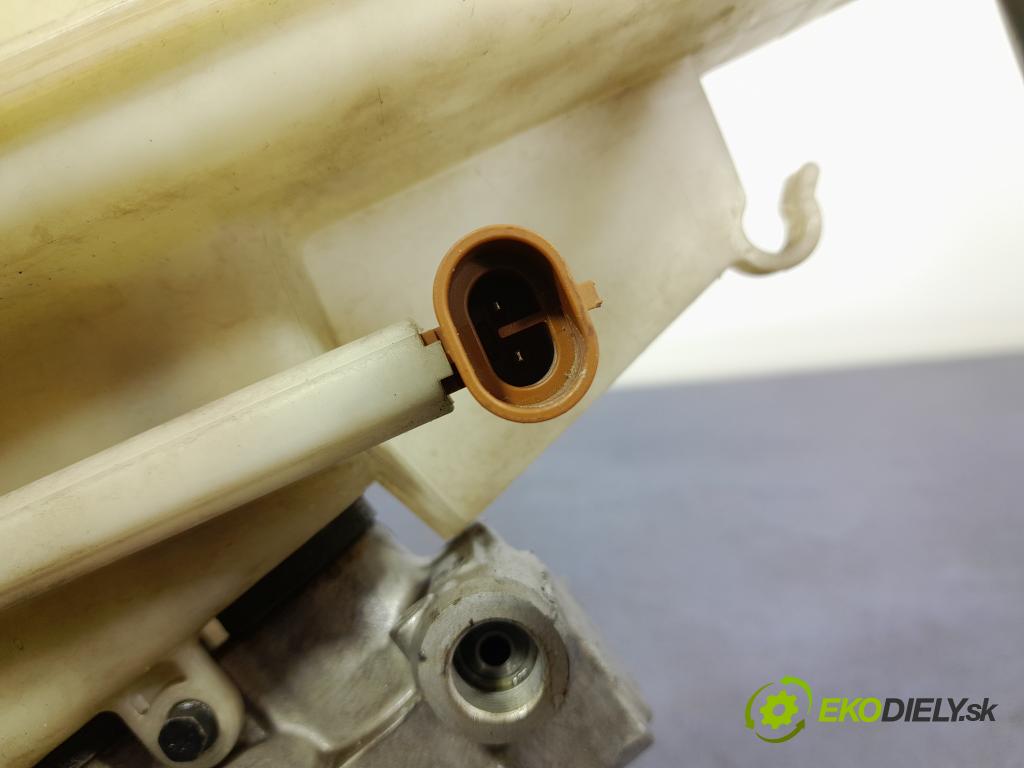 Opel Astra 2015 servo Brzdní: 13434019