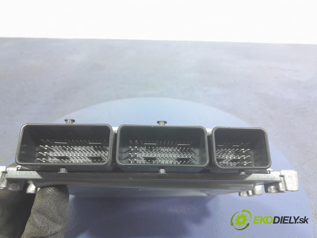 Renault Megane 2016 riadiaca jednotka Motor: 237106677