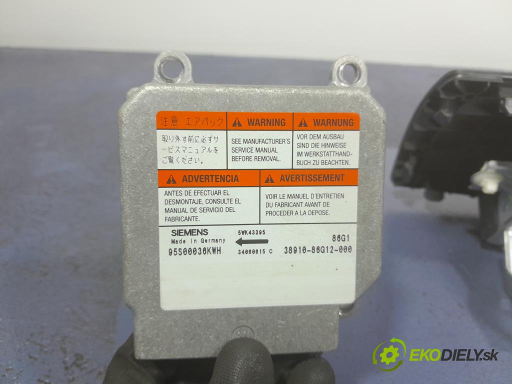 Suzuki Ignis 2006 kokpit,pristrojová doska 73910-86G11
