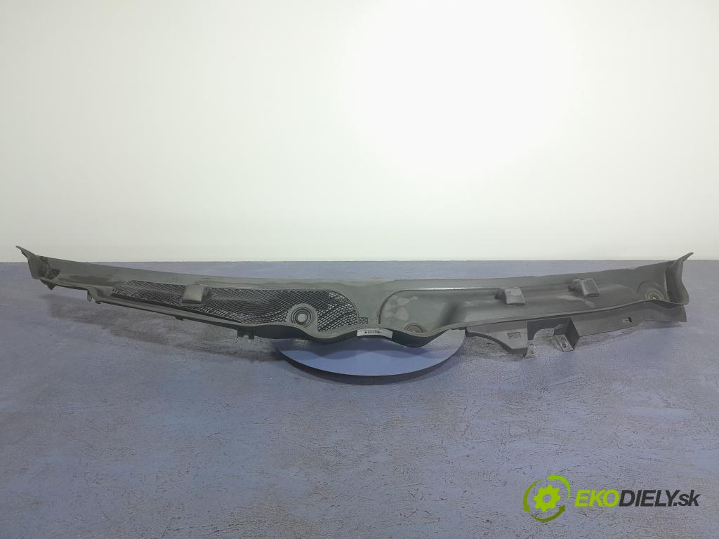 Mercedes C-klasa 2007 torpédo A2048300013