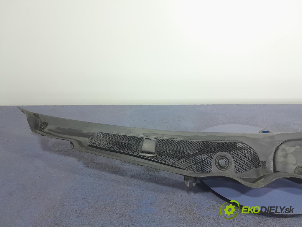 Mercedes C-klasa 2007 torpédo A2048300013