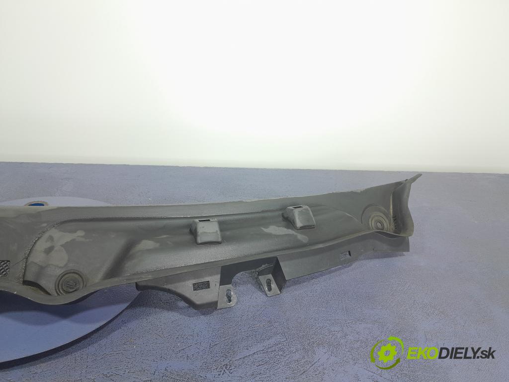 Mercedes C-klasa 2007 torpédo A2048300013