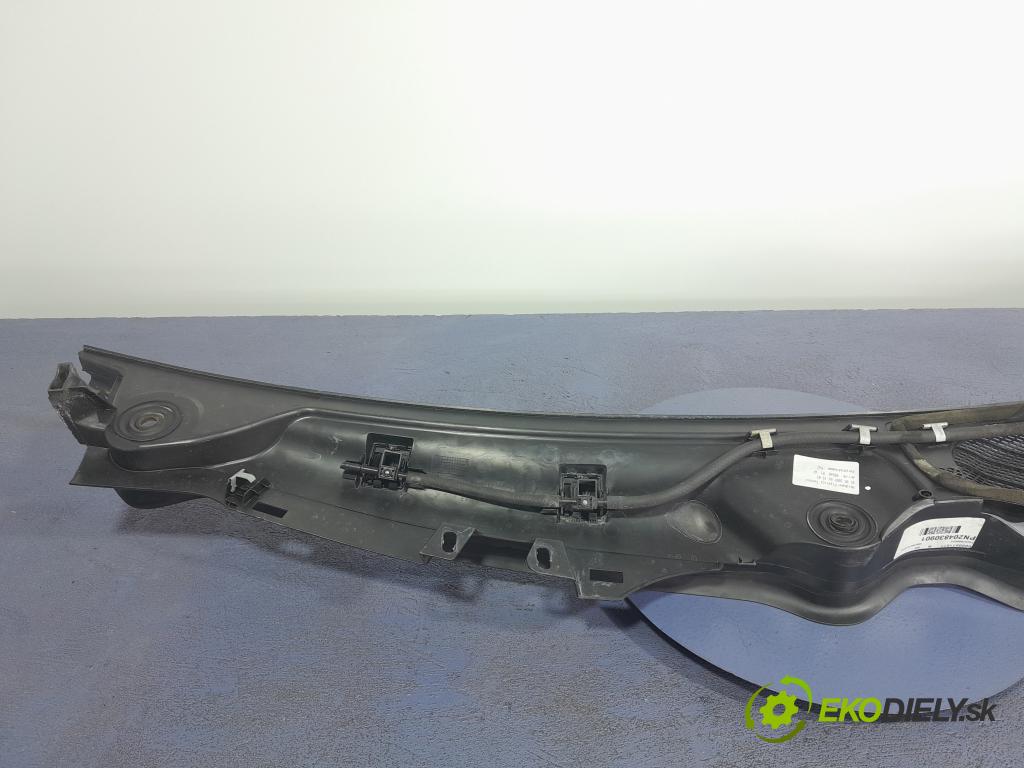 Mercedes C-klasa 2007 torpédo A2048300013