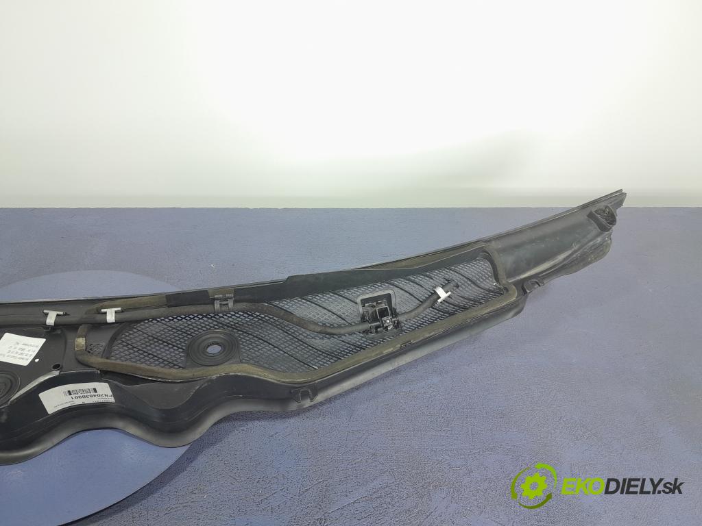 Mercedes C-klasa 2007 torpédo A2048300013