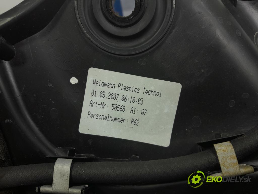 Mercedes C-klasa 2007 torpédo A2048300013