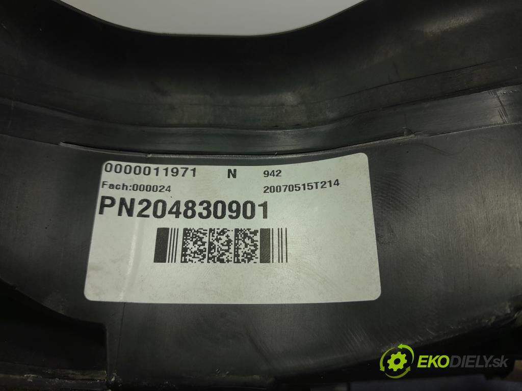 Mercedes C-klasa 2007 torpédo A2048300013