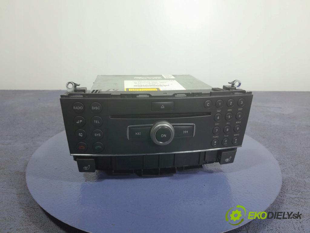 Mercedes C-klasa 2007 Radio I Navigácia: A2048704490