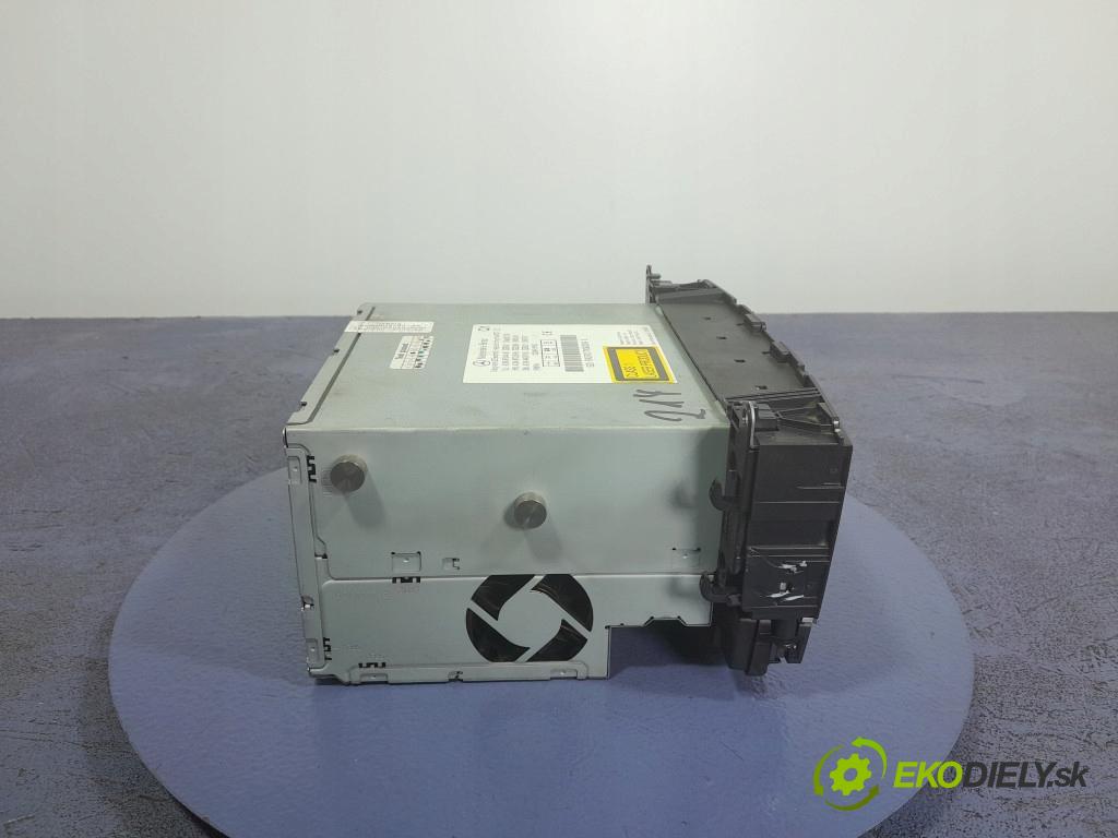 Mercedes C-klasa 2007 Radio I Navigácia: A2048704490