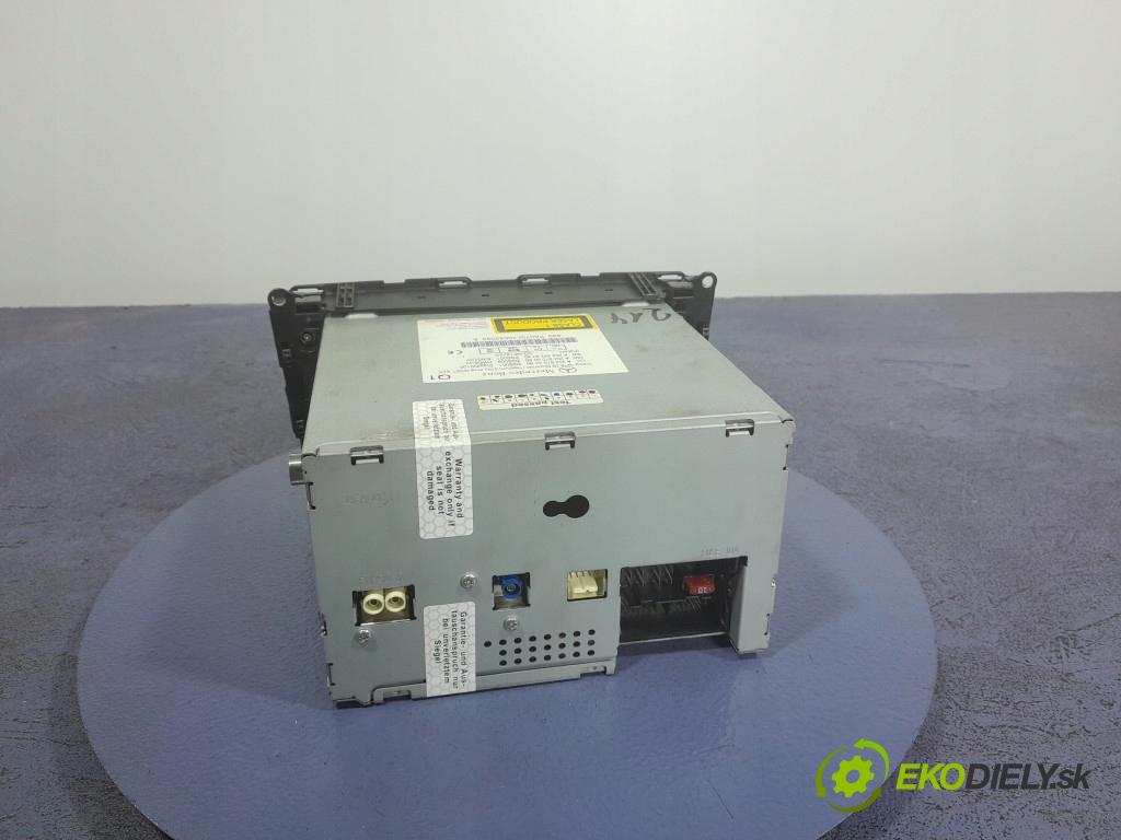 Mercedes C-klasa 2007 Radio I Navigácia: A2048704490