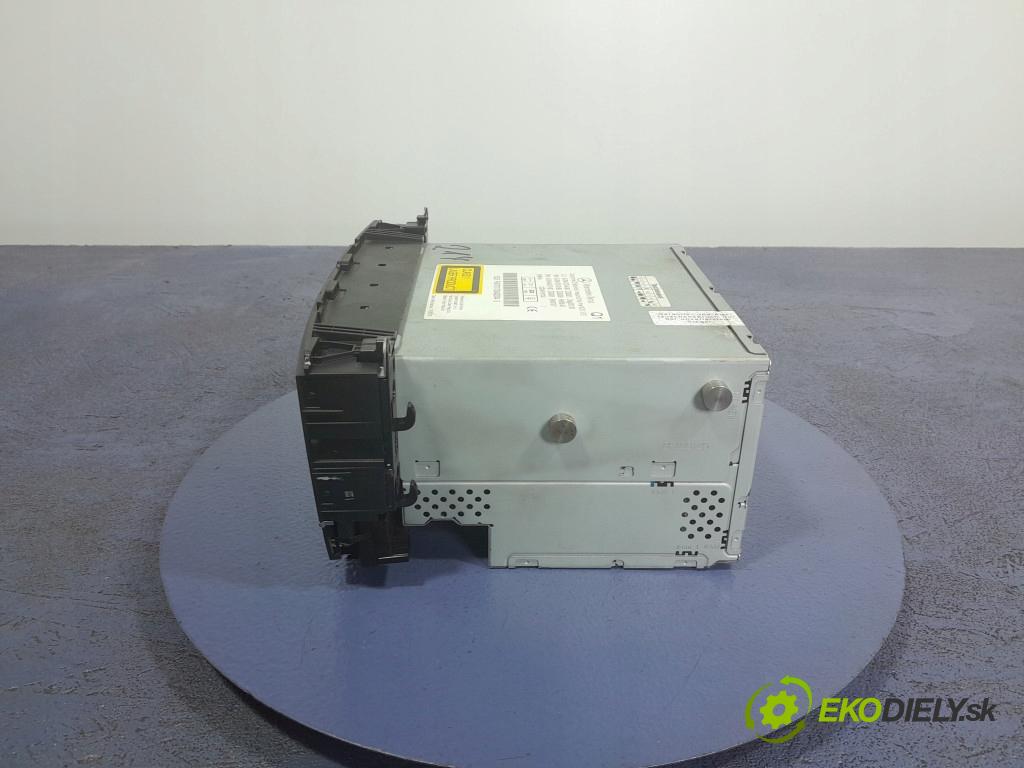 Mercedes C-klasa 2007 Radio I Navigácia: A2048704490