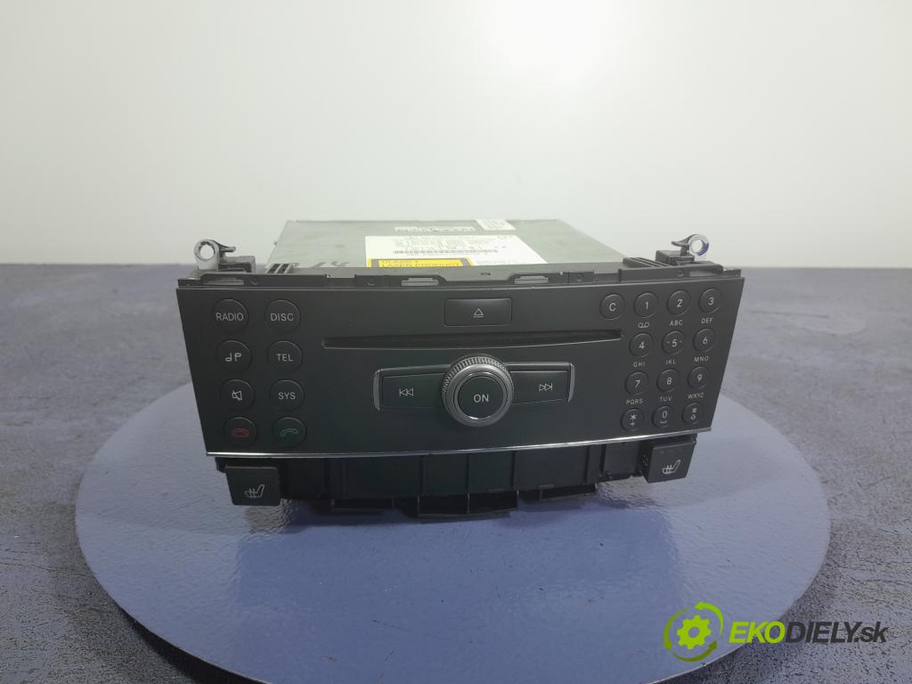 Mercedes C-klasa 2007 Radio I Navigácia: A2048704490