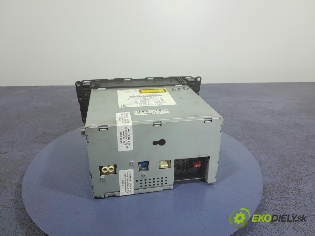 Mercedes C-klasa 2007 Radio I Navigácia: A2048704490