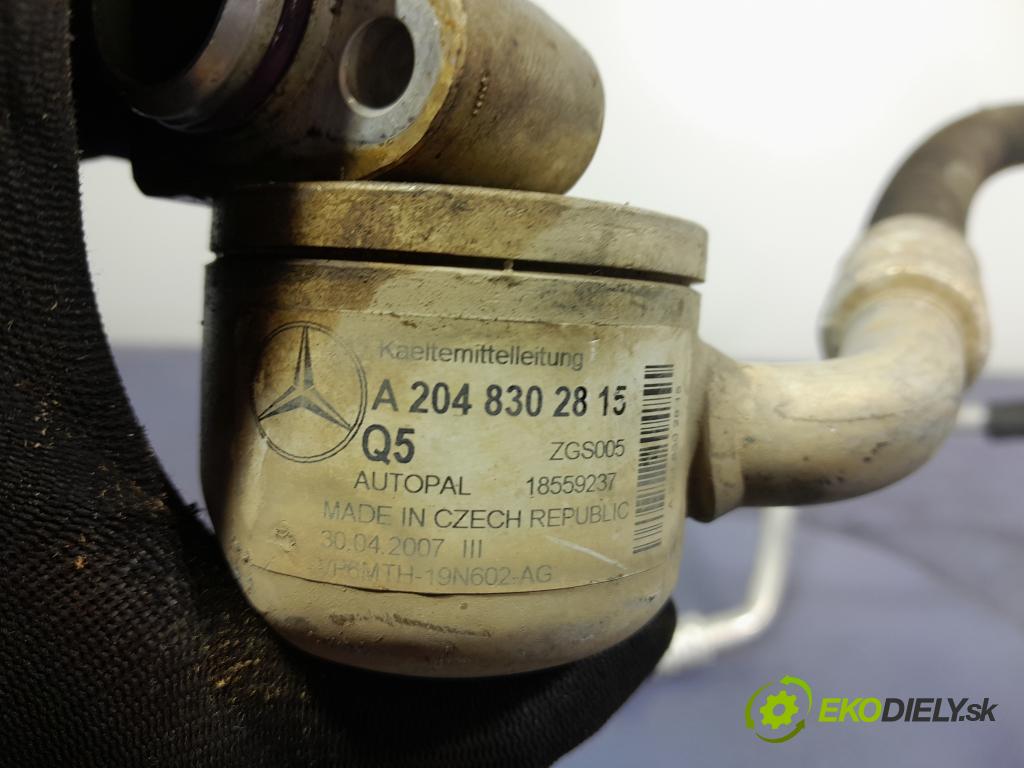 Mercedes C-klasa 2007 rúrka Klimatizácia: A2048302815