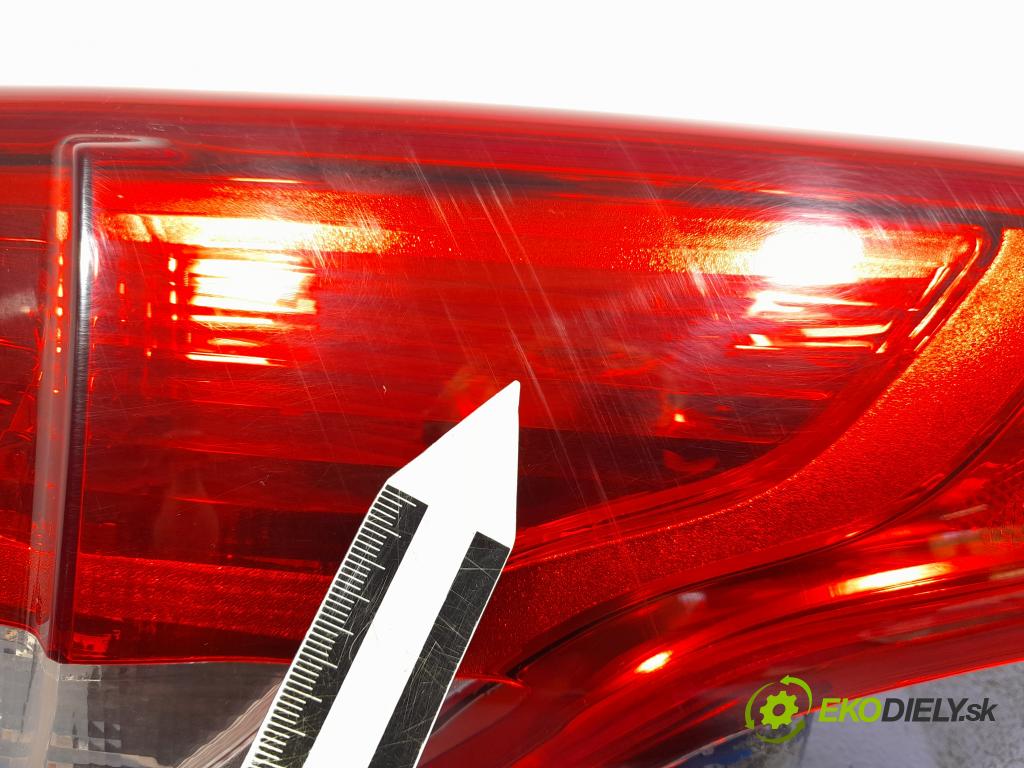 Ford Kuga 2016 svetlo / reflektor zad Prava: Vonkajsia: CV44-13404-AG