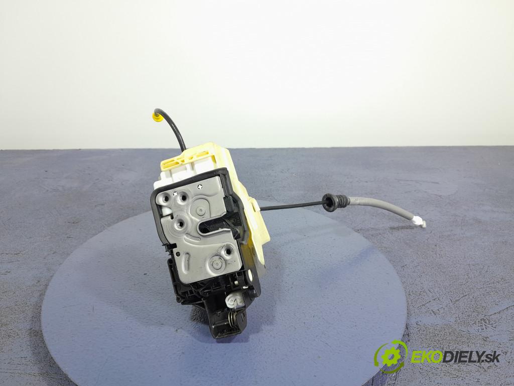 Volvo Xc60 2020 zámok dvere zad Vľavo: 32131410