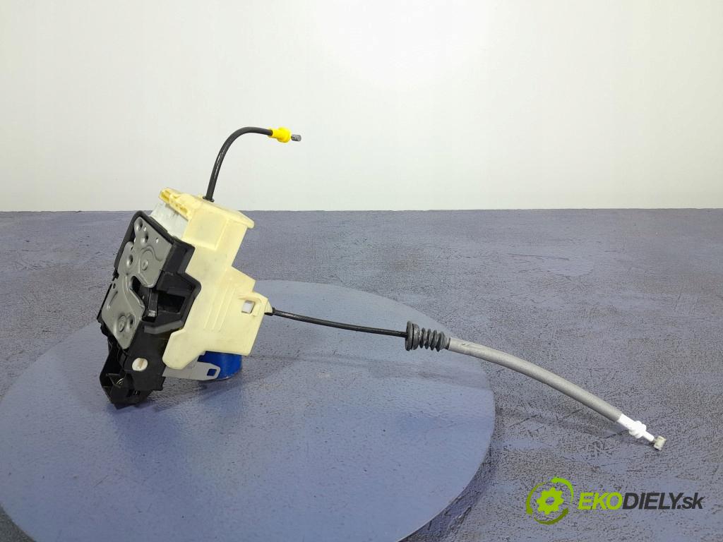 Volvo Xc60 2020 zámok dvere zad Vľavo: 32131410