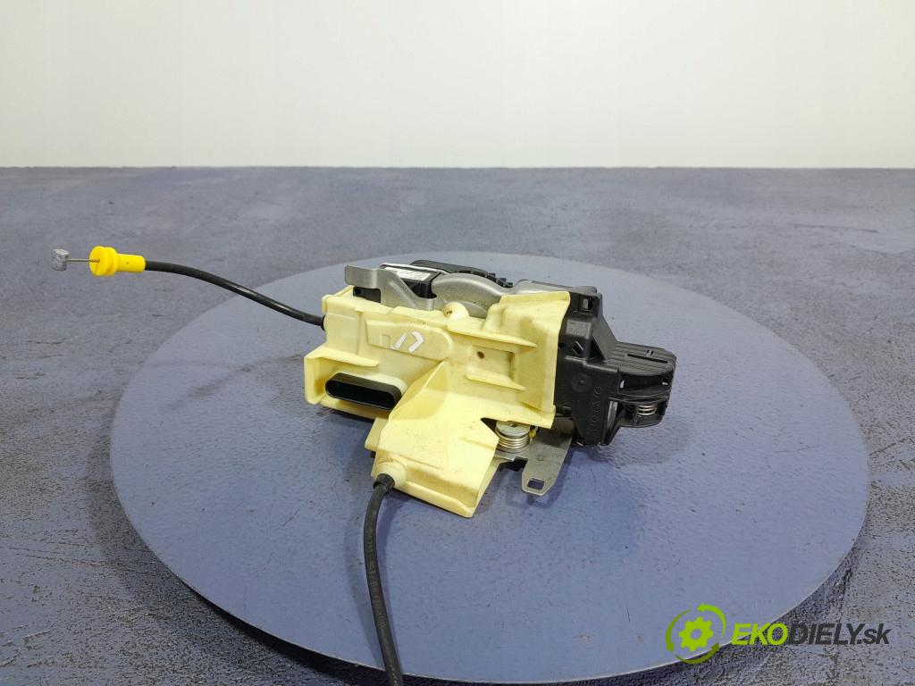 Volvo Xc60 2020 zámok dvere zad Vľavo: 32131410