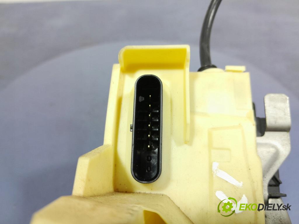 Volvo Xc60 2020 zámok dvere zad Vľavo: 32131410