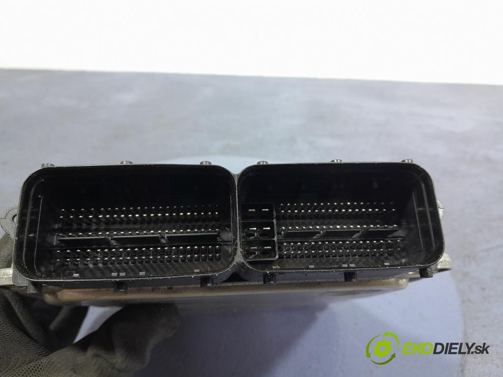 Skoda Octavia 2020 řídící jednotka Motor: 05l907309c