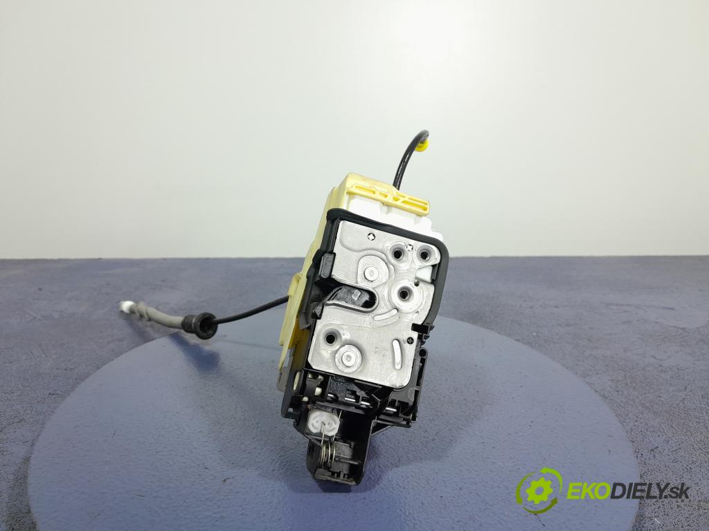 Volvo Xc60 2020 zámek dveře Zad: v pravo: 32131411