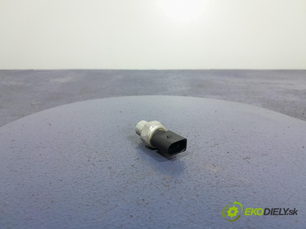 Skoda Octavia 2020 snímač Tlak Klimatizace: 5Q0959126A