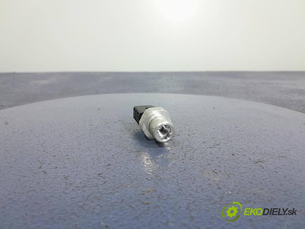 Skoda Octavia 2020 snímač Tlak Klimatizace: 5Q0959126A