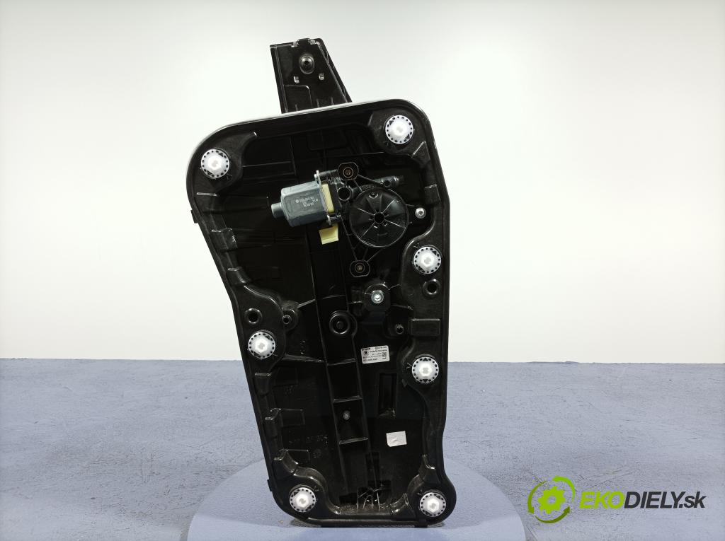 Skoda Octavia 2020 mechanismus stahování Sklenka: Zad: Levý: 5E3839655