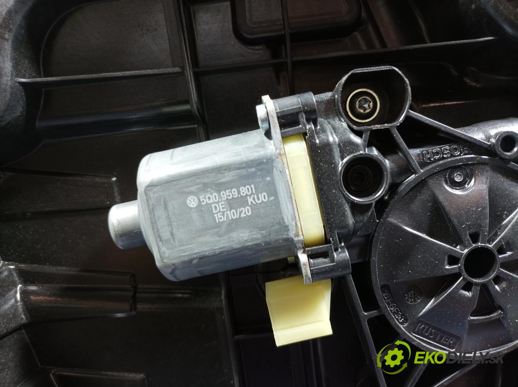 Skoda Octavia 2020 mechanismus stahování Sklenka: Zad: Levý: 5E3839655