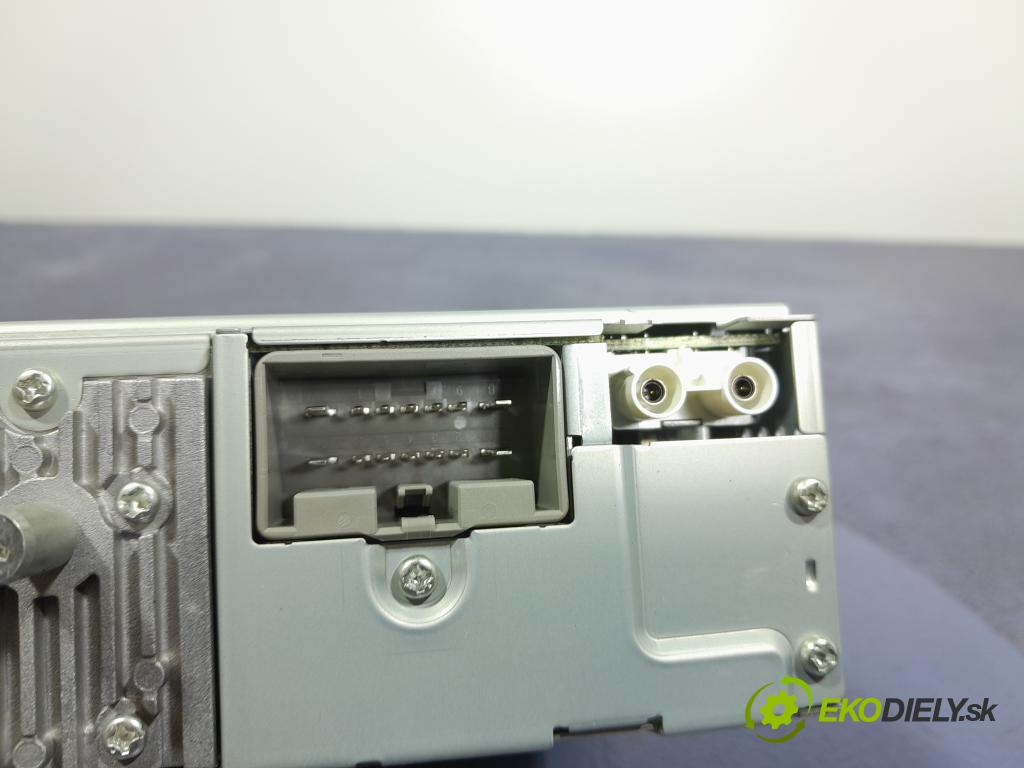 Volvo V50 2006 Radio I Navigácia: 30752889