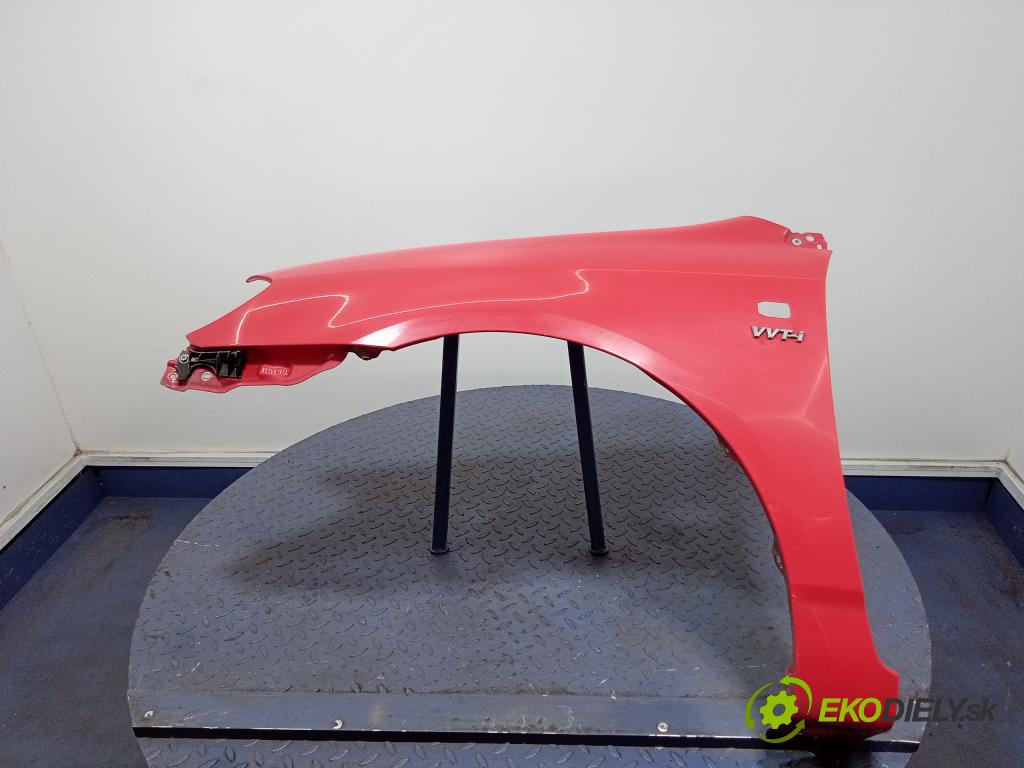 Toyota Corolla 2003 blatnik před Levý: 01