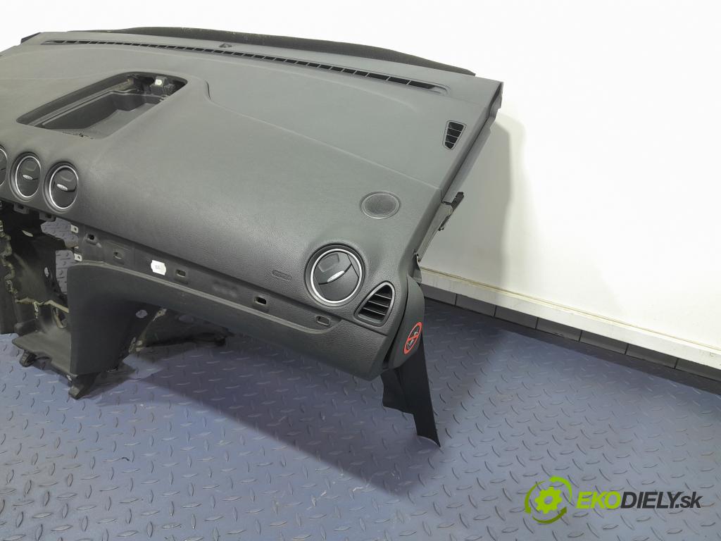 Ford S-max 2013 kokpit,pristrojová doska 01