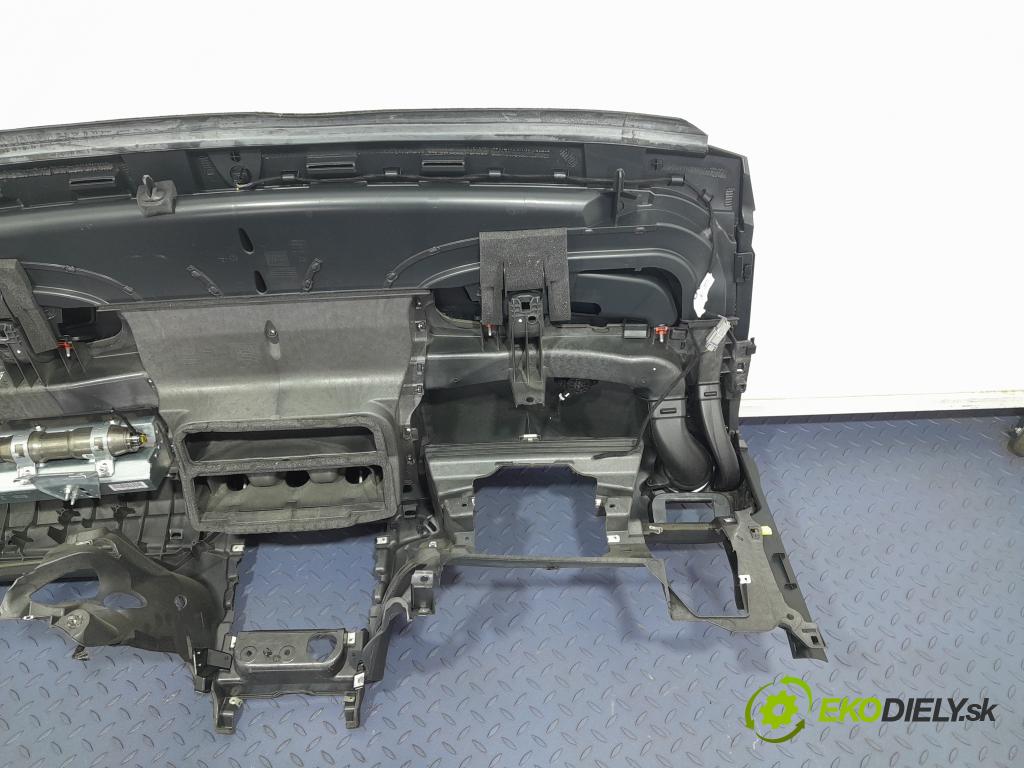 Ford S-max 2013 kokpit,pristrojová doska 01