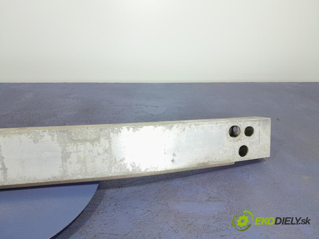 Toyota Prius 2009 výztuha narazník před 01