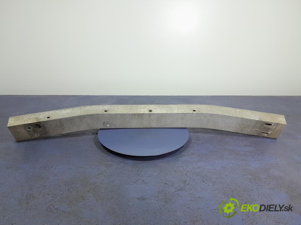 Toyota Prius 2009 výztuha narazník před 01