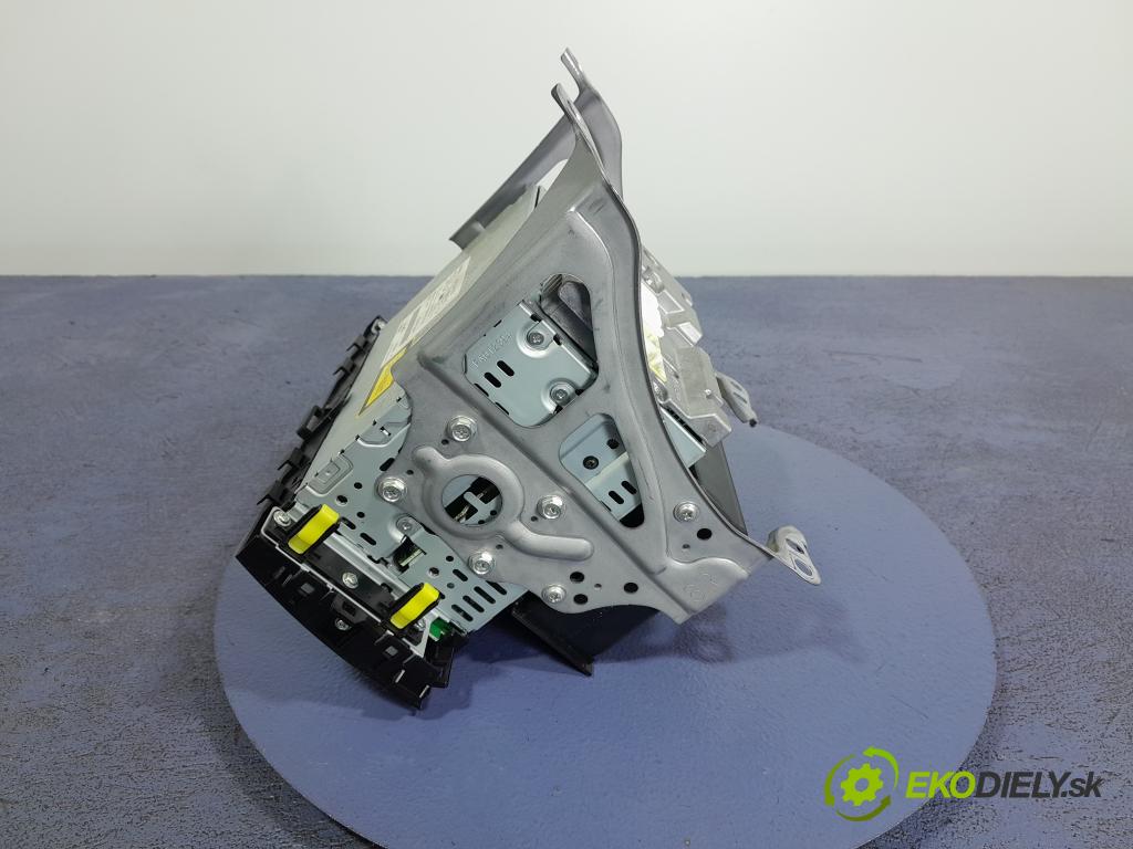 Toyota Prius 2009 Radio I Navigácia: 86120-47221