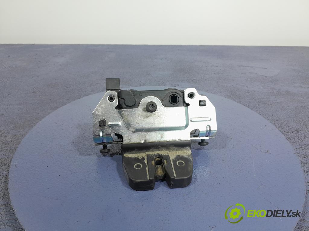 Opel Astra 2005 zámek Klapky: kufr 13188851
