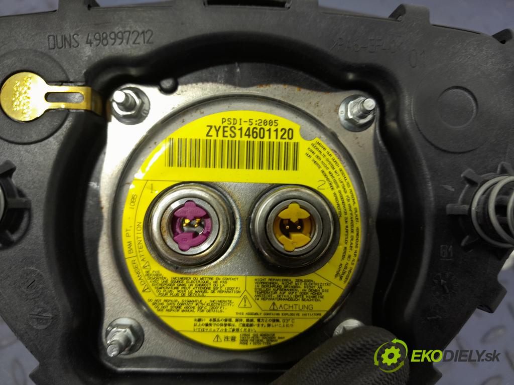 Opel Astra 2005 kokpit,pristrojová doska 01