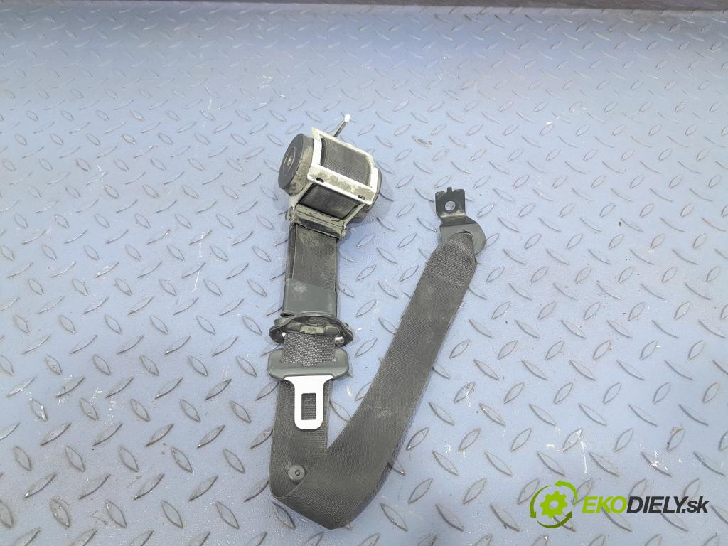 Opel Astra 2005 kokpit,pristrojová doska 01