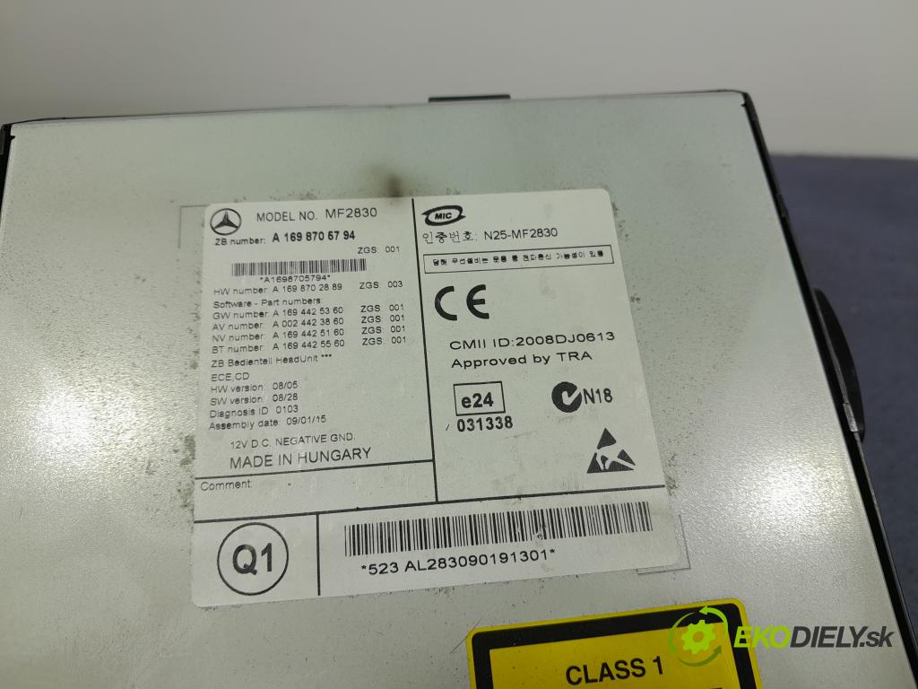 Mercedes B-klasa 2009 Radio I Navigácia: A1698705794