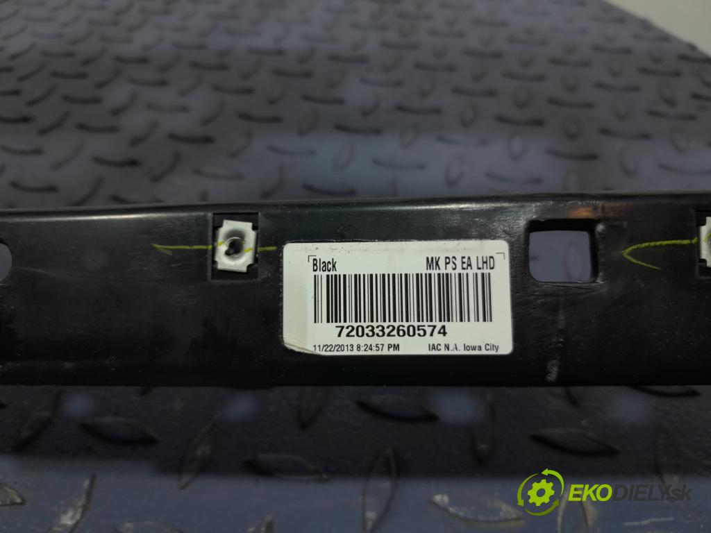 Jeep Compass 2014 kokpit,pristrojová doska 01