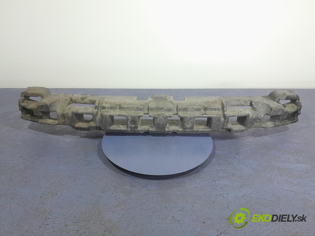 Vw Passat 2009 výztuha narazník před 3C0807248C