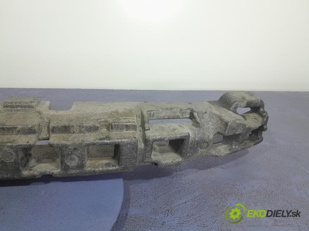 Vw Passat 2009 výztuha narazník před 3C0807248C