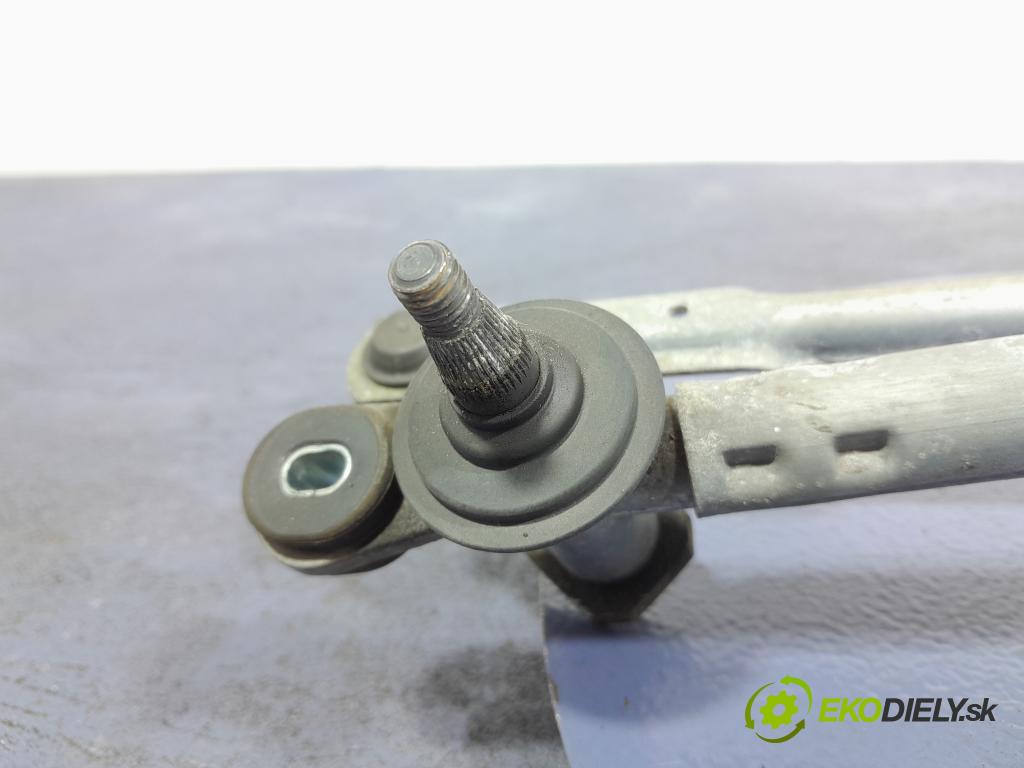 Audi A5 2017 mechanizmus motor: Stierače: Predné 8W6955023