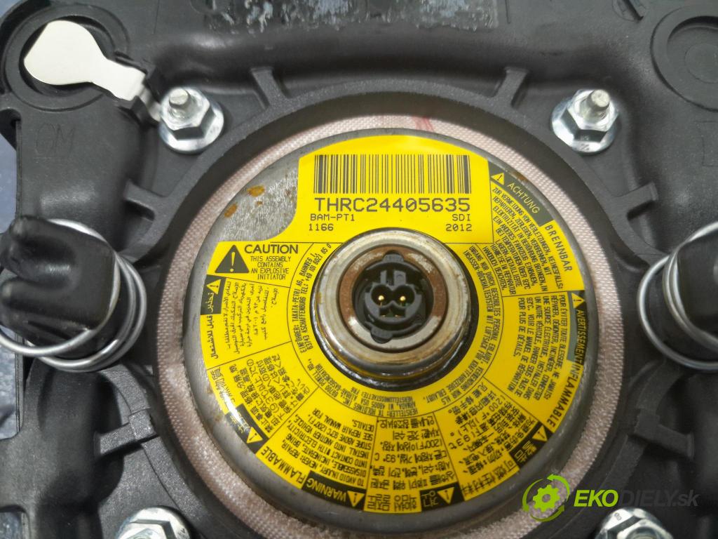 Opel Astra 2012 kokpit,pristrojová doska 01