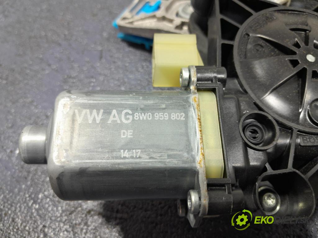 Audi A5 2017 mechanismus stahování Sklenka: Zad: v pravo: 8W8839462