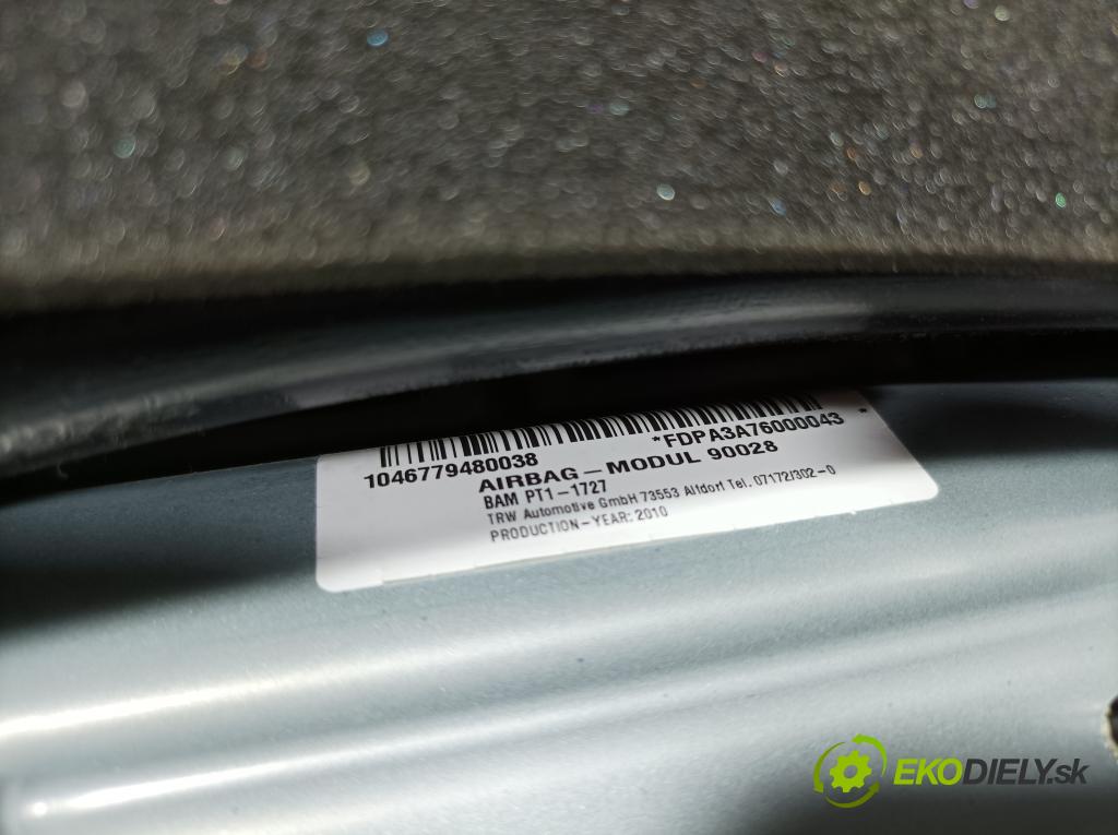 Hyundai I30 2010 kokpit,pristrojová doska 01