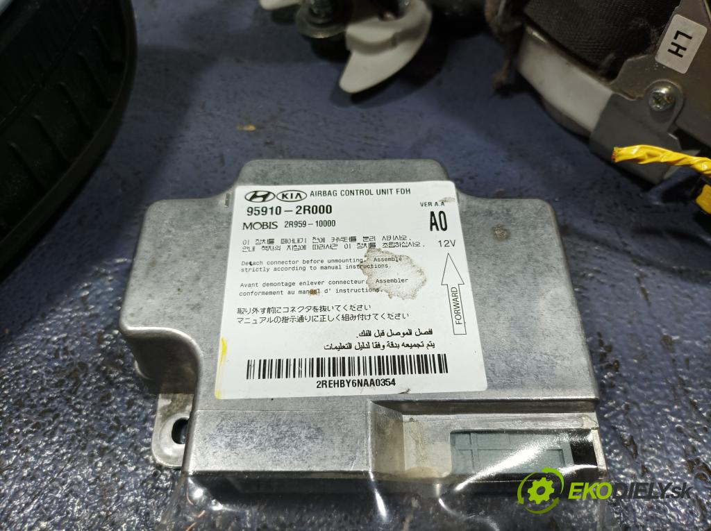 Hyundai I30 2010 kokpit,pristrojová doska 01