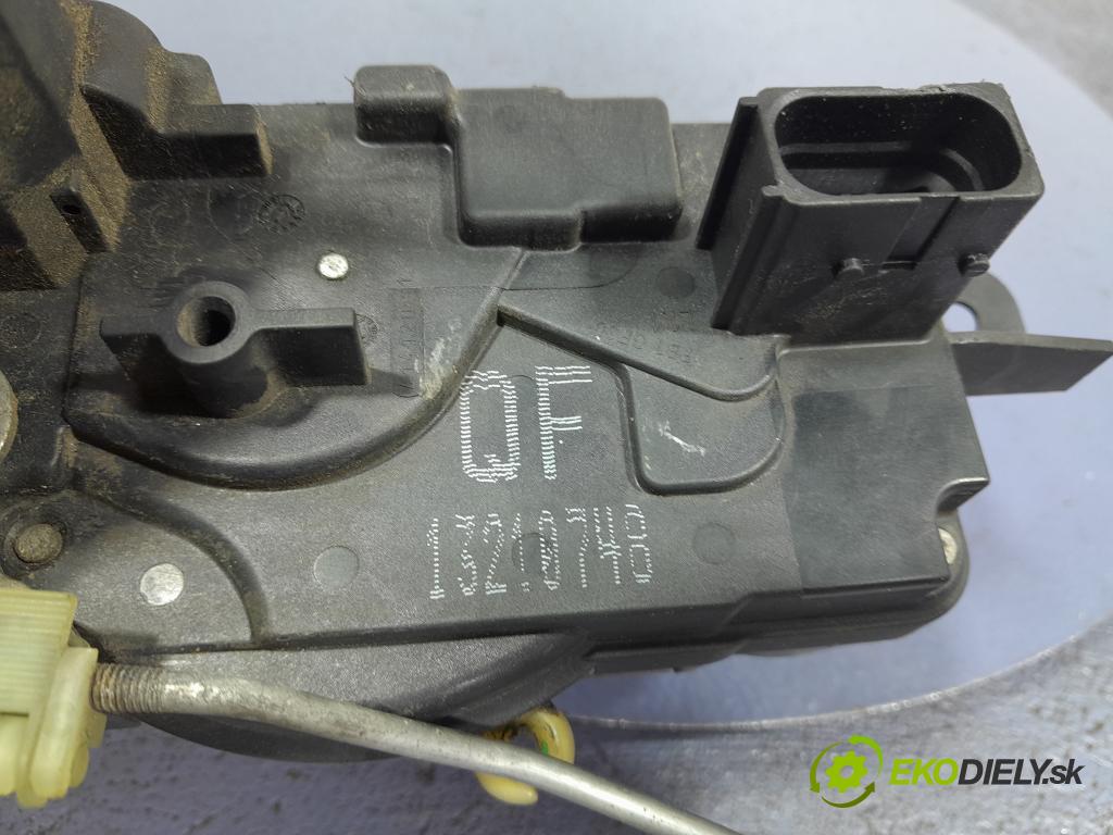 Opel Astra 2008 zámek dveře před Levý: 13210748