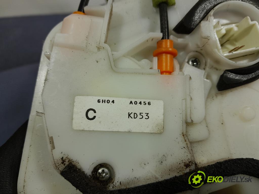 Mazda Cx-5 2015 zámek dveře Zad: v pravo: G03-G09